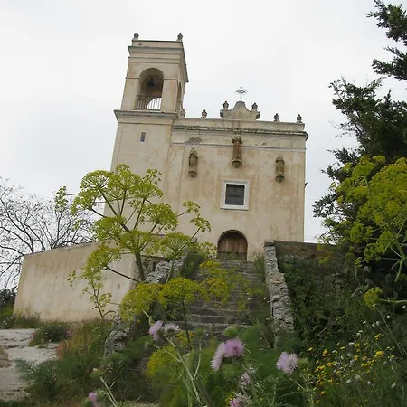 Bed and breakfast Macalube 3*